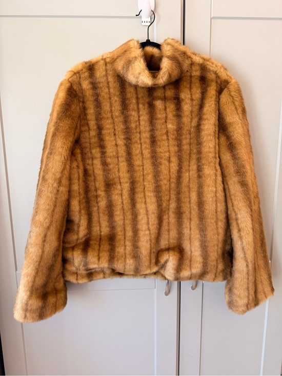 Moda International Jackets & Blazers - Vintage Moda International sable faux fur pullover sweater